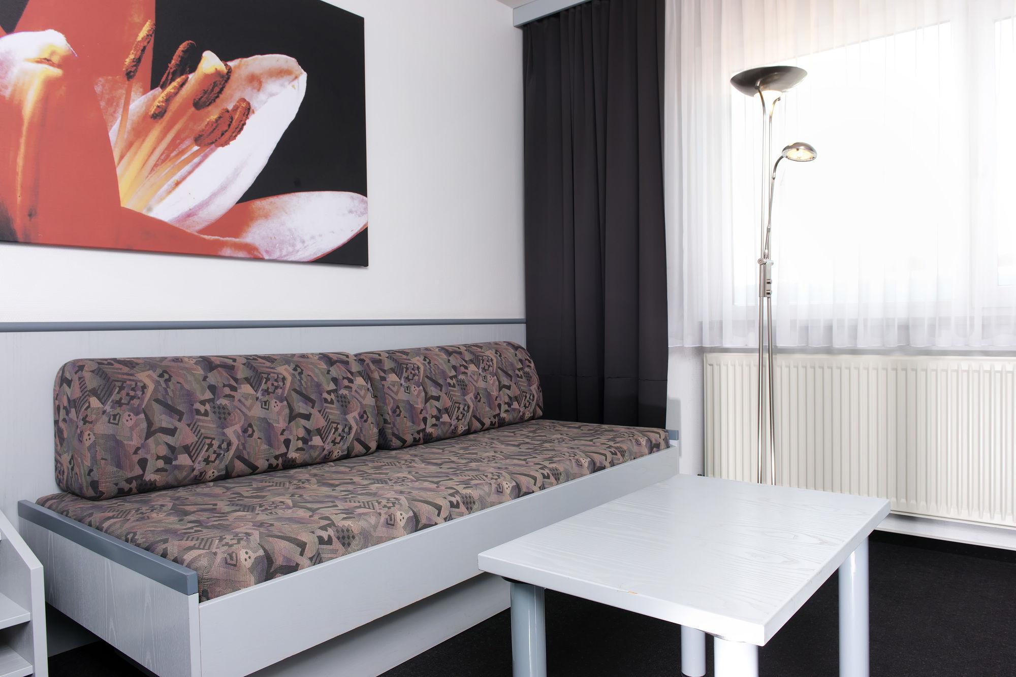 Good Morning + Bad Oldesloe Hotell Exteriör bild
