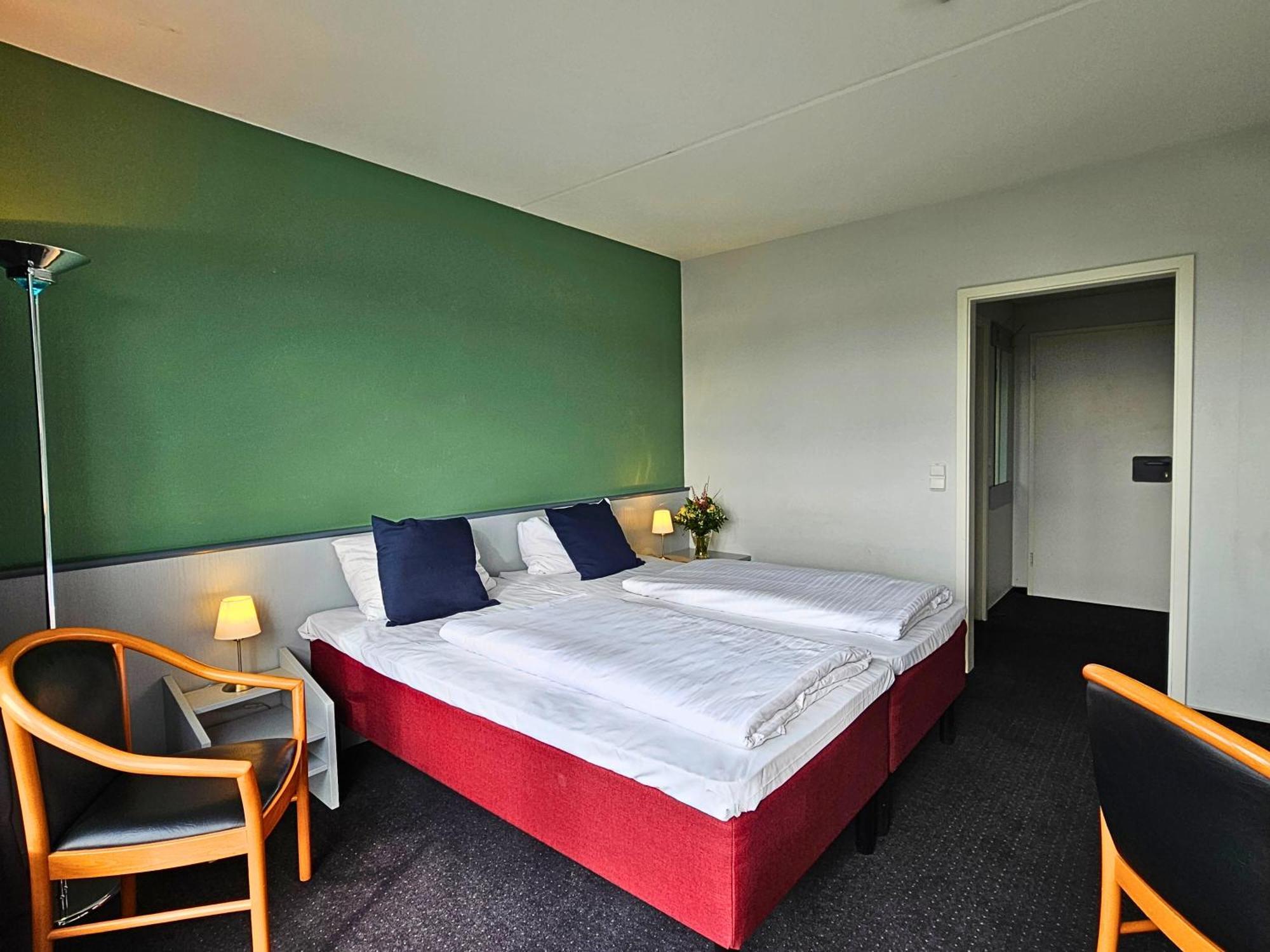 Good Morning + Bad Oldesloe Hotell Exteriör bild